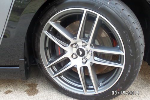 2013 BOSS 302 LAGUNA SECA 2300 MILES, image 2