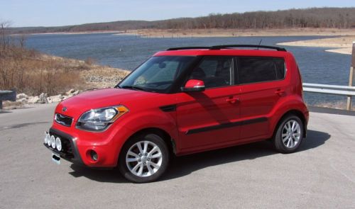 2012 kia soul + (plus), red, 2.0 liter, 6-speed! 28k miles and excellent cond!
