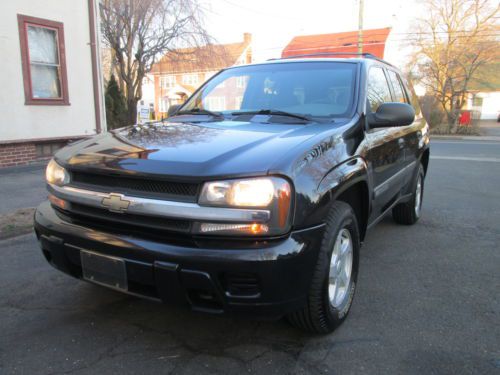 2003 chevrolet trailblazer ls  wow!! hi miles but half price, runs gr8, awd 4dr!