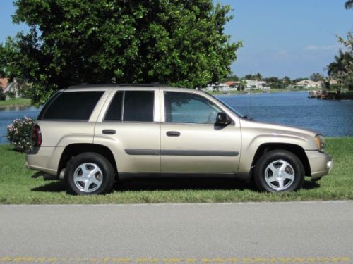 2005 chevrolet trailblazer **ls** clean**4wd** low miles**