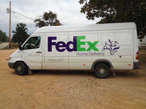 2005 dodge sprinter 2500 base standard cargo van 3-door 2.7l