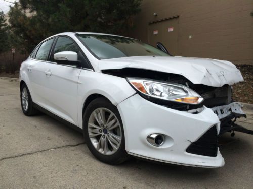 2012 Ford Focus SEL LOW 40K MILES FWD SALVAGE NO RESERVE SALVAGE, image 2