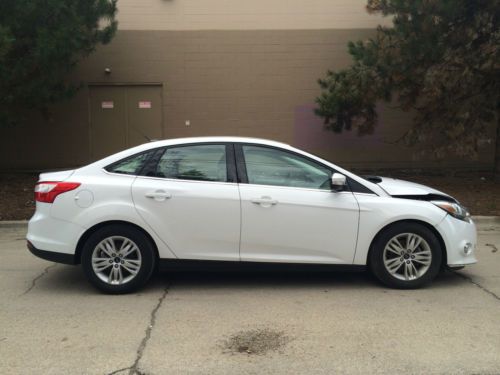 2012 Ford Focus SEL LOW 40K MILES FWD SALVAGE NO RESERVE SALVAGE, image 8