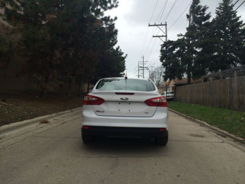 2012 Ford Focus SEL LOW 40K MILES FWD SALVAGE NO RESERVE SALVAGE, image 10
