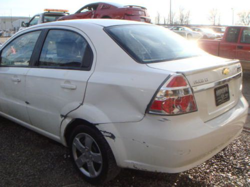 2010 chevy aveo lt........low miles........repairable / salvage