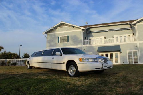 1999 lincoln town car 120&#034; limousine executive series