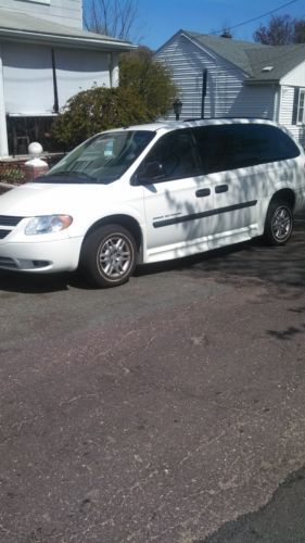 2006 dodge grand caravan - braun entervan handicap/wheelchair accessible