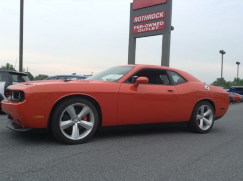 2008 dodge challenger srt8