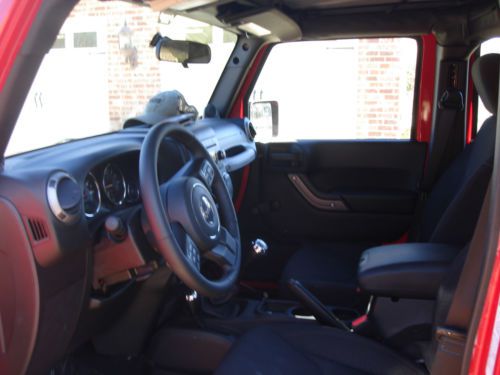 2014 Jeep Wrangler Unlimited Sport Sport Utility 4-Door 3.6L 4x4 6 speed no res, image 6