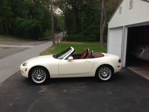 2006 mazda mx-5 miata grand touring convertible 2-door 2.0l