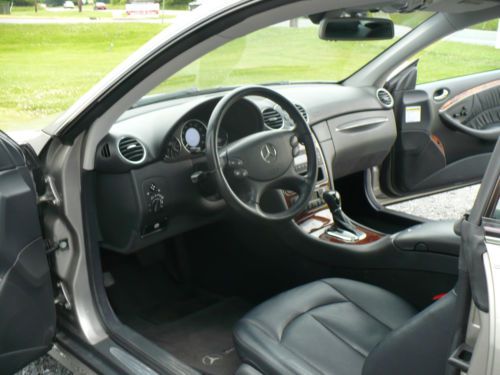 2004 Mercedes-Benz CLK320 Base Coupe 2-Door 3.2L, image 3