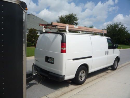 2008 chevrolet express van 3500 color white with ladder rack and cabinets