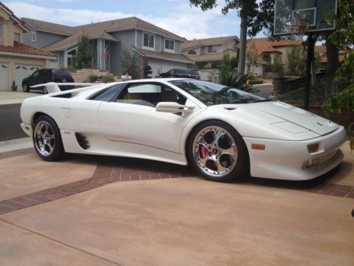 1992 lamborghini diablo base coupe 2-door 5.7l