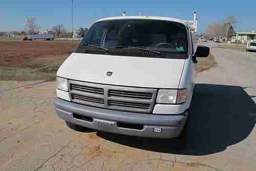1996 Dodge B250 Van, image 2