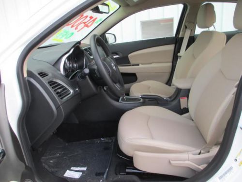 2014 dodge avenger se