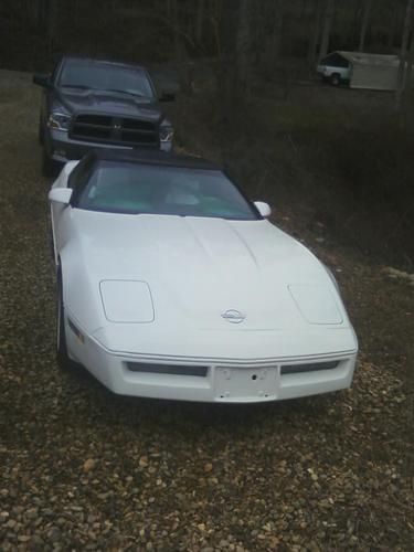 1988 chevrolet corvette 35th anniversary edition hatchback 2-door 5.7l