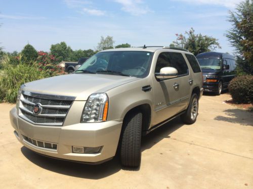 2013 cadillac escalade platinum, awd,silver coast metallic