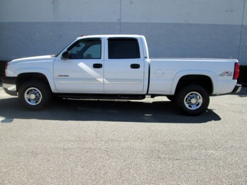 4x4 4 door crew cab 3/4 ton 2500 series pick up truck