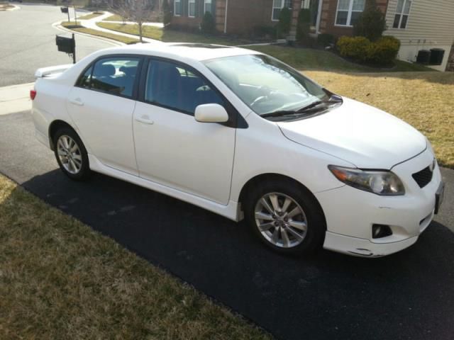 Toyota corolla s sedan 4-door