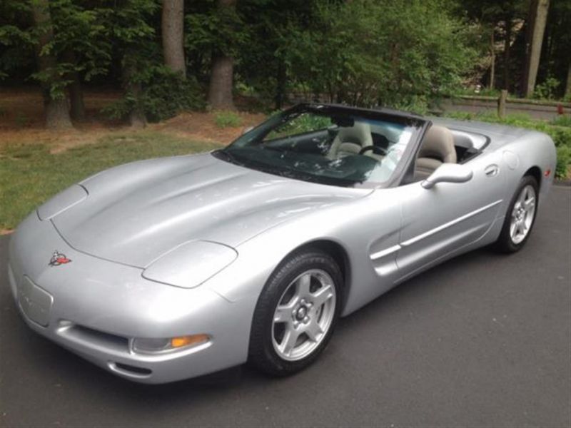 Chevrolet: corvette 2dr convertible