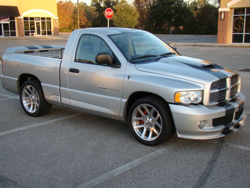 2004 dodge viper srt-10