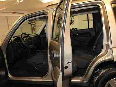 Roof Rack MP3 SIRIUS Radio Alloy Wheels Cruise Control Dual Air Bags, image 11