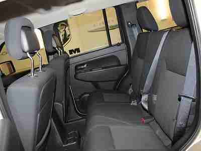 Roof Rack MP3 SIRIUS Radio Alloy Wheels Cruise Control Dual Air Bags, image 14