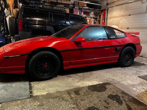 Very clean 1986 pontiac fiero gt, v-6  5-sp  tr  with holley ramchager intake
