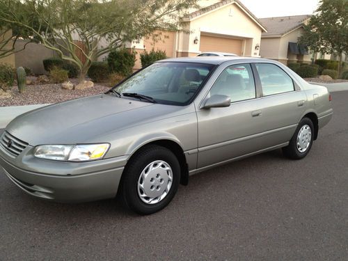 1997 toyota camry 43k original miles. second owner