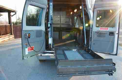Raised Roof E-350 Wheelchair Van with Braun 800 lb. Commercial Rear Lift, US $25,000.00, image 5