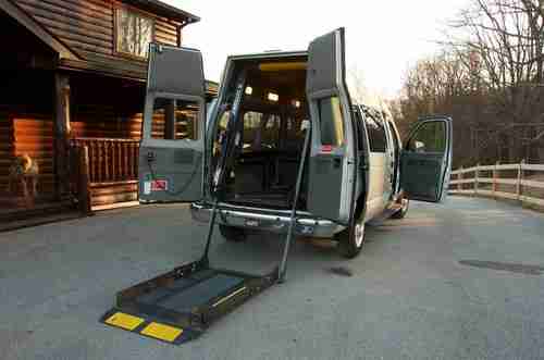 Raised Roof E-350 Wheelchair Van with Braun 800 lb. Commercial Rear Lift, US $25,000.00, image 7