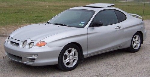 2001 hyundai tiburon / sunroof / automatic / priced to sell