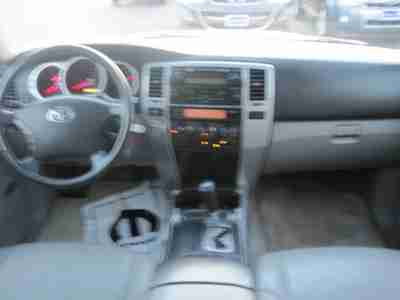 4Runner Truck with leather, sunroof, 4 wheel drive, 4 door, image 15