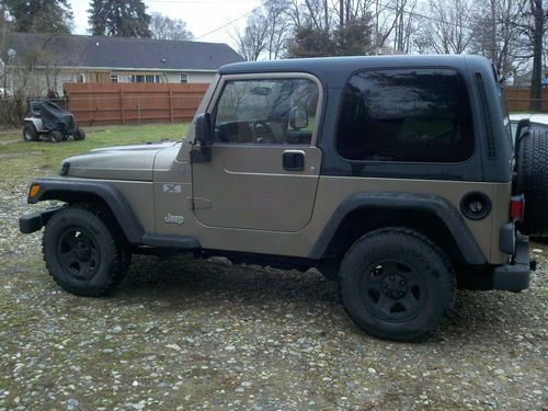 2004 jeep wrangler x sport utility 2-door 4.0l