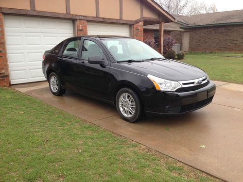 2010 ford focus se sedan 4-door 2.0l