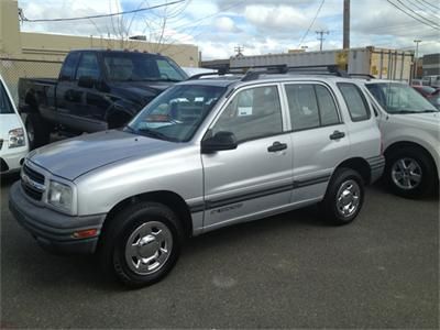 2000 chevrolet tracker base sport utility 4-door 2.0l only 49,658 miles