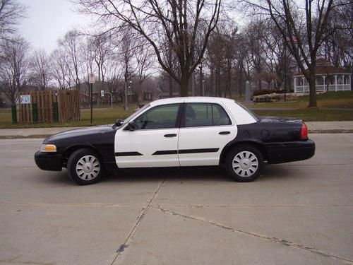 2011 ford crown victoria police interceptor model