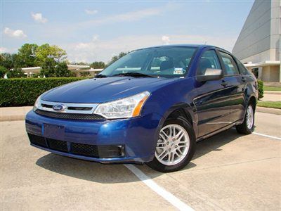 Ford focus se sedan,non-smoker,one-owner,aux/cd sirius radio/phone,runs gr8!!