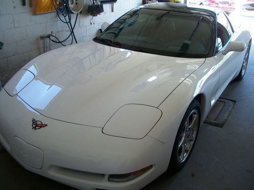 2001 chevy corvette white red interior very low miles clean carfax