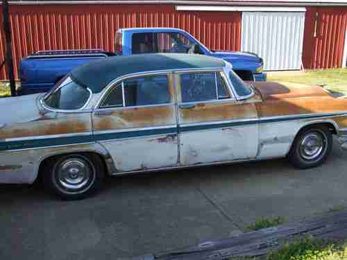 1955 Chrysler New Yorker Deluxe Sedan Hemi, image 2