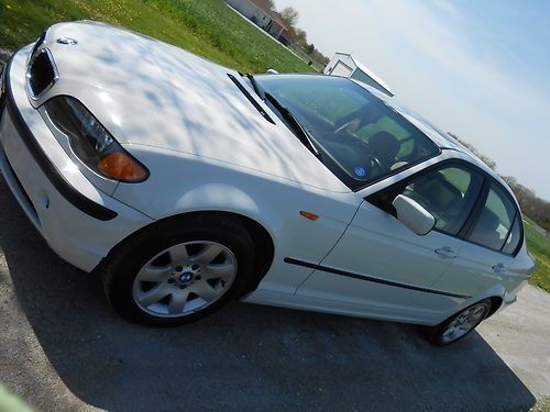 2002 bmw 325 xi  white 4 door auto exceptionaly clean