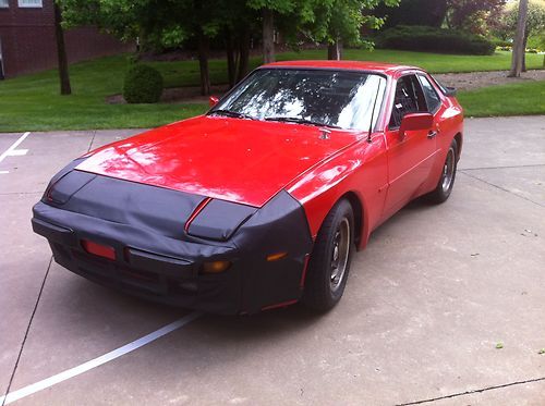 1983 porsche 944 base coupe 2-door 2.5l