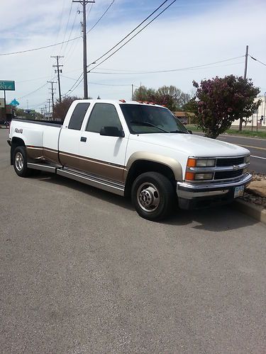 1998 chevy silverado 3500 (4x4) dually