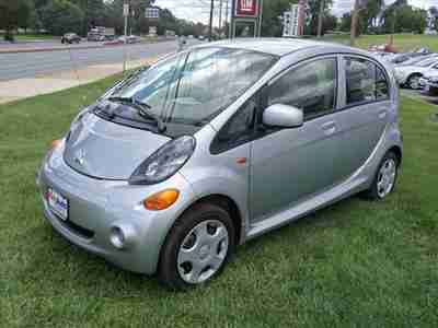 ALL ELECTRIC VEH SILVER W/ BLACK CLOTH INTERIOR ELECTRIC WALL CHARGER INCLUDED, image 4