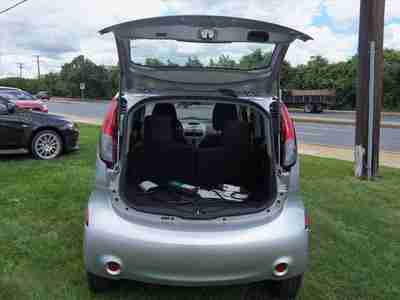 ALL ELECTRIC VEH SILVER W/ BLACK CLOTH INTERIOR ELECTRIC WALL CHARGER INCLUDED, image 9