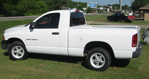 2005 dodge ram 1500 st standard cab pickup 2-door 3.7l