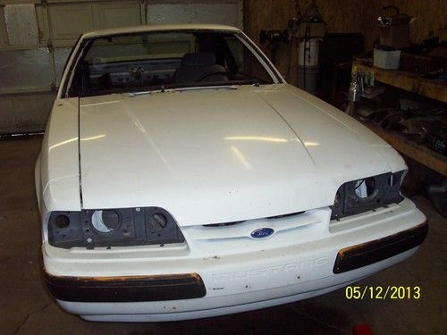 1991 ford mustang lx hatchback 2-door hatchback rolling shell