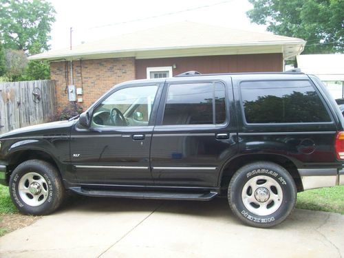 1998 ford explorer black suv dependable ride