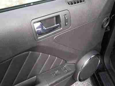 2012 Ford Mustang Convertible Premium Black V6 Certified 3.7L Only 16652 miles, image 9