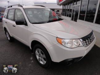 12 white 2.5x auto 4x4 ac awd